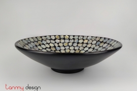 Black bowl attached with pearl peach blossom 